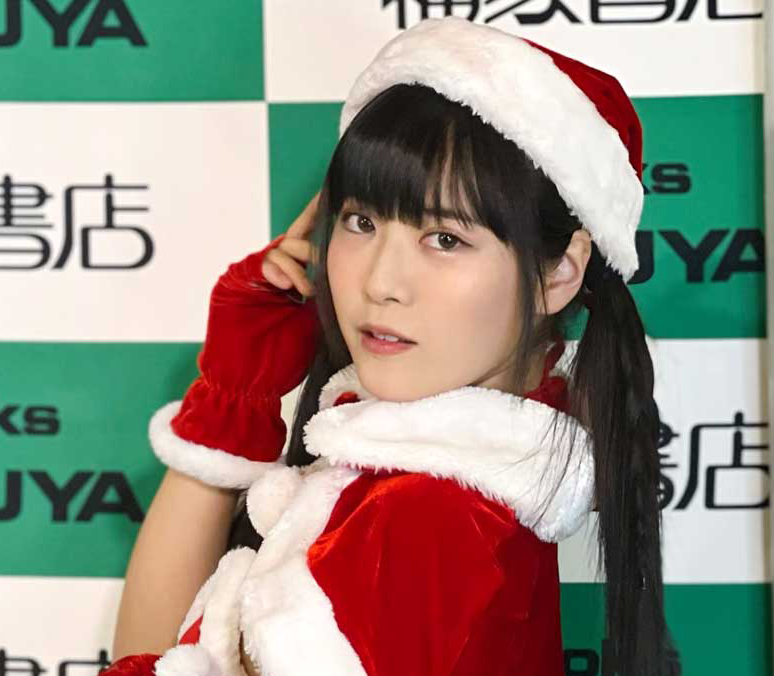 Gカップサンタ 東雲うみ が 新宿に降臨 ヒップとバストの両方が楽しめる初カレンダーは大盛況 Media Iz メディア アイズ Gカップサンタ 東雲うみ が 新宿に降臨 ヒップとバストの両方が楽しめる初カレンダーは大盛況 Media Iz メディア アイズ