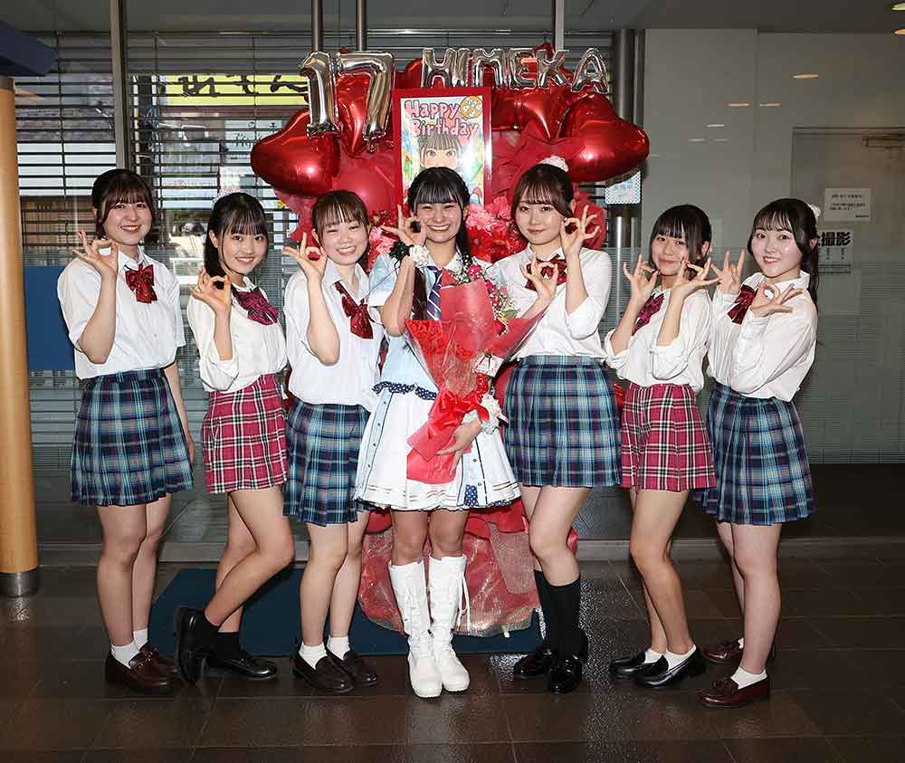 いちごみるく色に染まりたい。」のメンバー「安土姫華」の17歳を祝う生誕ライブが盛大に開催 | media-iz メディア・アイズ